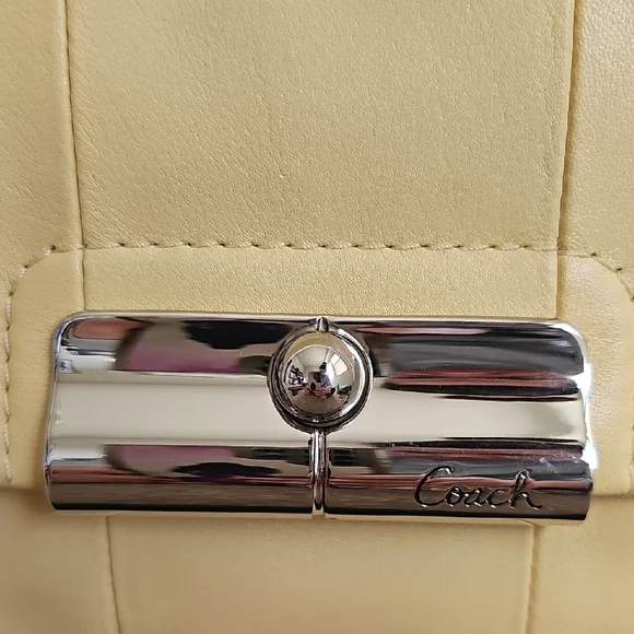 Coach NWT 2010 Kristin Yellow Leather Hobo Convertible Shoulder Bag MSRP $398 - Picture 4 of 14